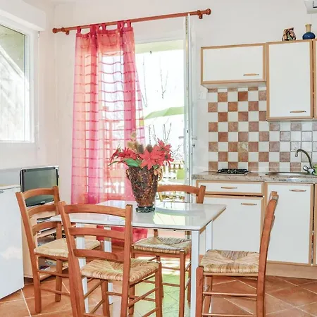 Apartment In With Kitchenette
