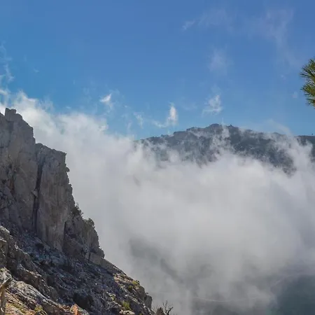 1 Bedroom Cozy In Lägenhet